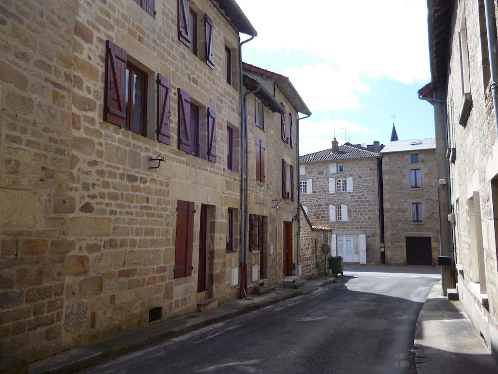 Chambres D'Hotes L'Hirondelle Du Lac Peyrat-le-Château Exterior foto