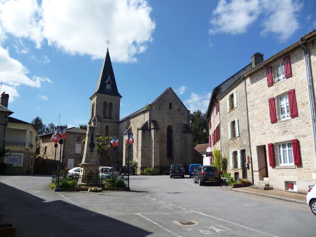 Chambres D'Hotes L'Hirondelle Du Lac Peyrat-le-Château Exterior foto